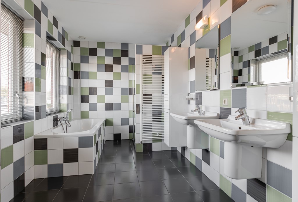 Nachtegaal 26 Rijswijk_badkamer_softer (3).jpg